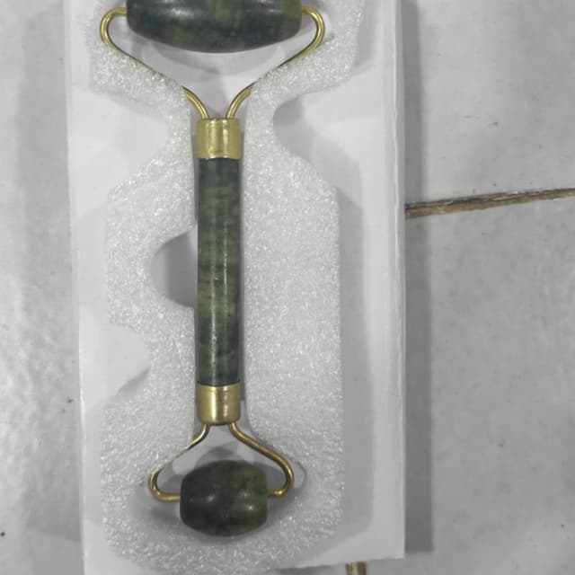 Jade Roller 
ORIGINAL STONE